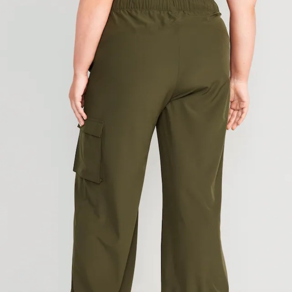 NWT OLD NAVY High-Waisted StretchTech Wide-Leg Cargo Pants Color: Conifer - Picture 8 of 10